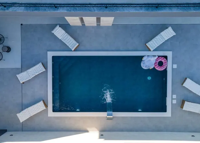 Jollie By Guide Vila Benkovac