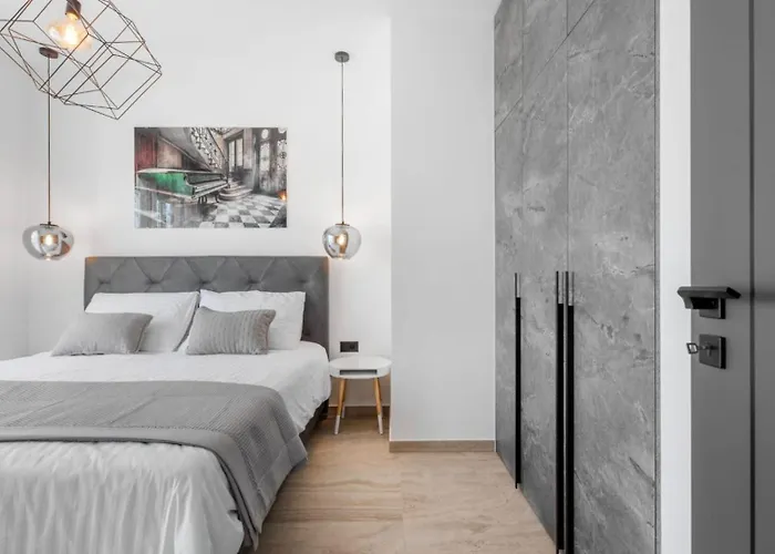 Jollie By Guide * Benkovac