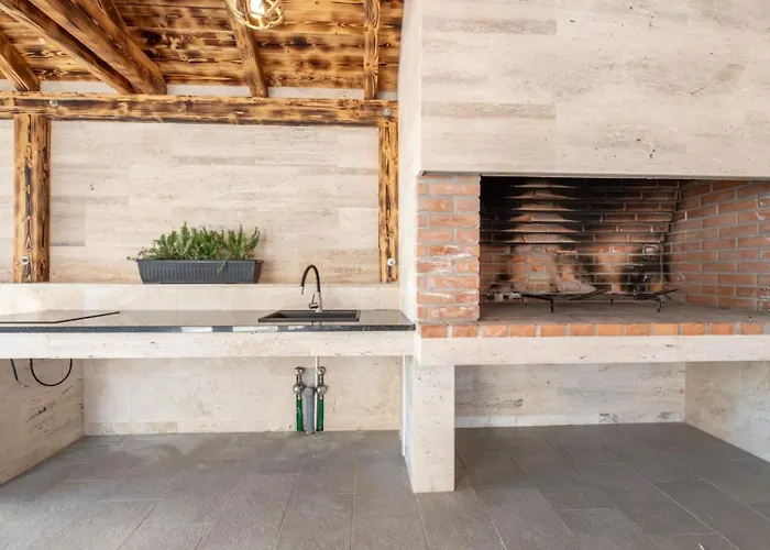 Jollie By Guide Benkovac