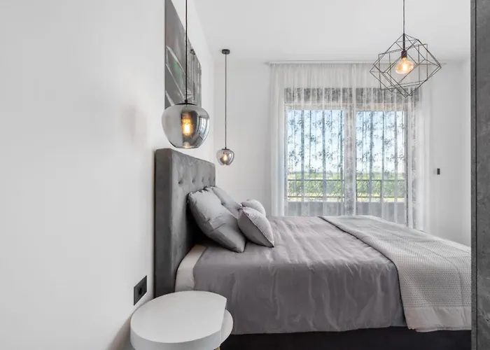 Jollie By Guide Vila *