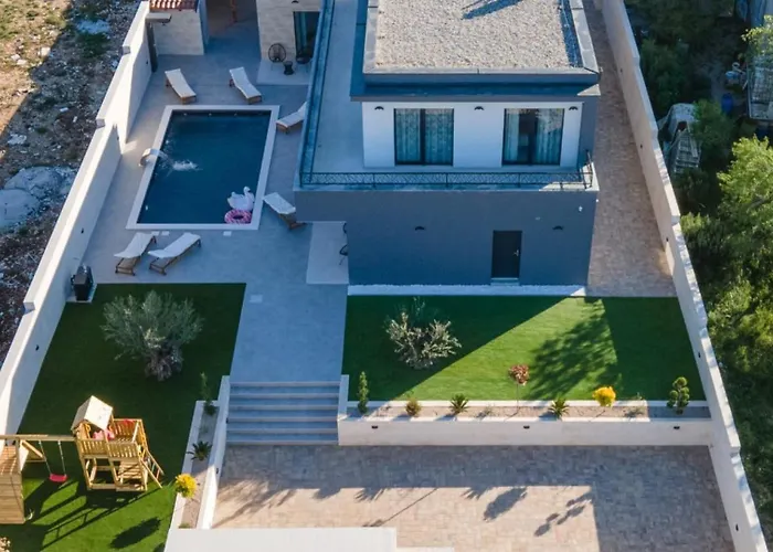 Jollie By Guide Vila Benkovac